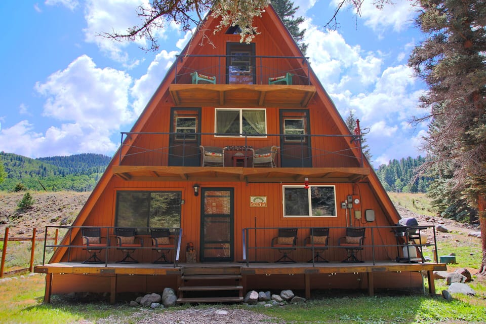 The Tipi is set in a valley, surrounded by breathtaking mountains! Welcome!