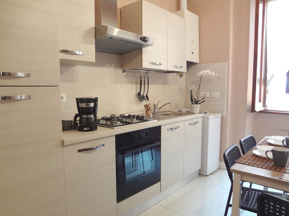Fully furnished and equipped kitchen