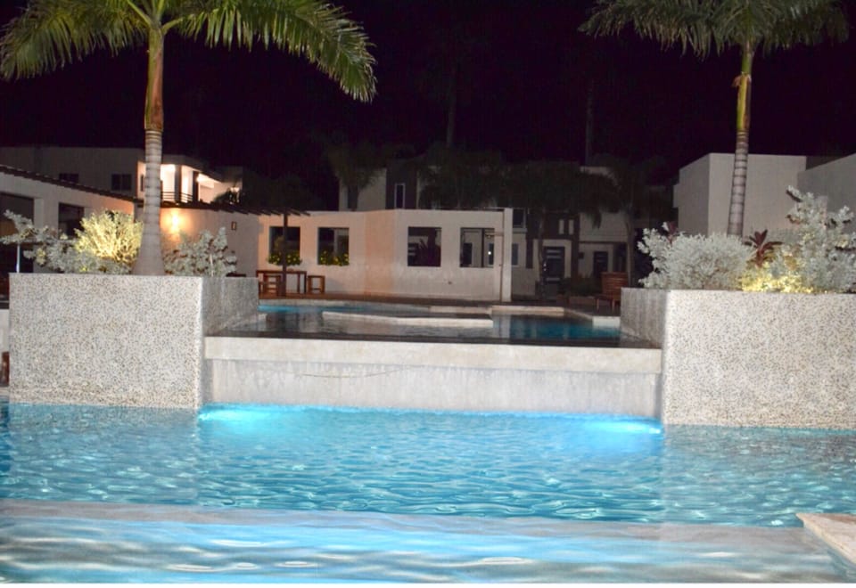 Pool at night 