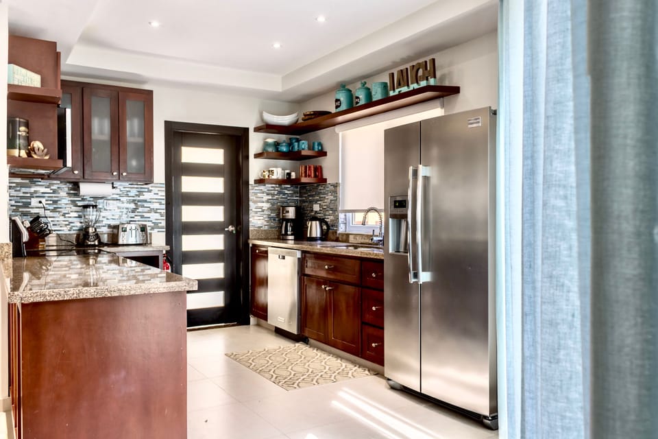 Kitchen with stainless steel appliances 