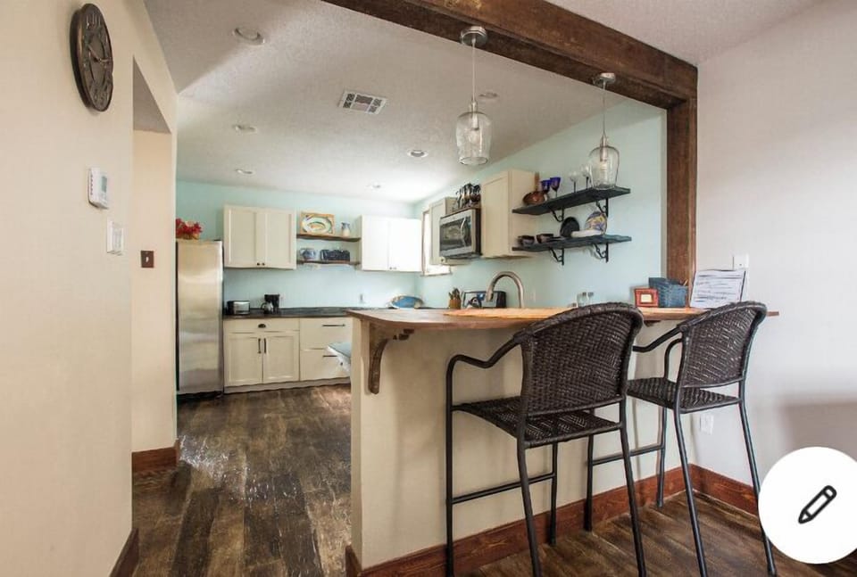 Breakfast bar 