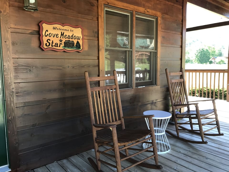 4 rocking chairs, one swing and an awesome await you