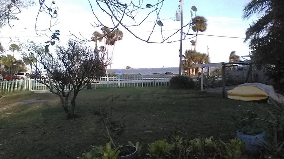 Short walk to your picnic table on the Indian River /Intracoastal