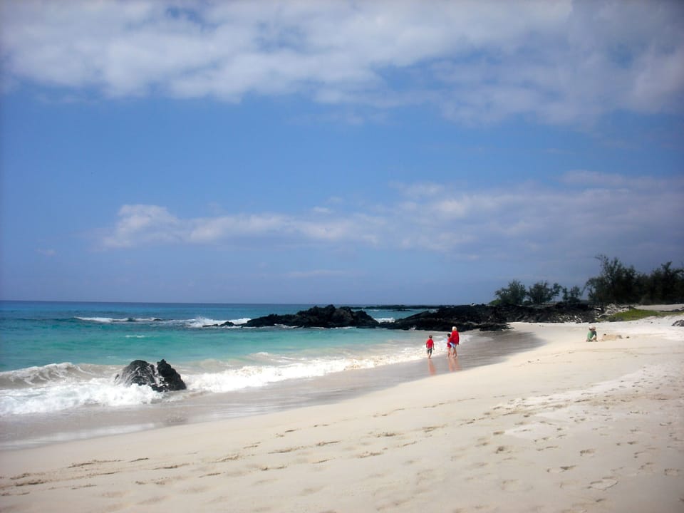 White sands and turquoise water of Kua Bay, just downhill from Bears' Place