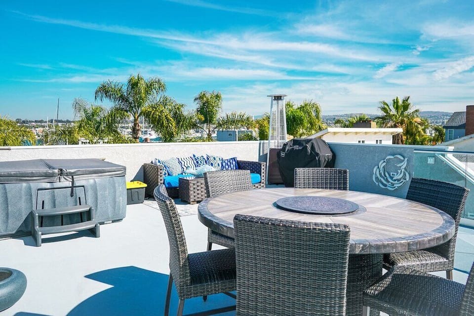 roof top with jacuzzi and fire table