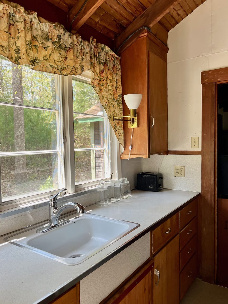 Sunny kitchen with mid-century styling