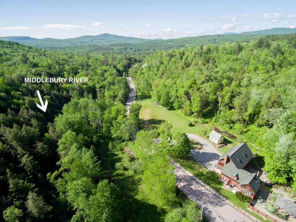 Ariel View of our vacation home property! Great for your family!Lots of space