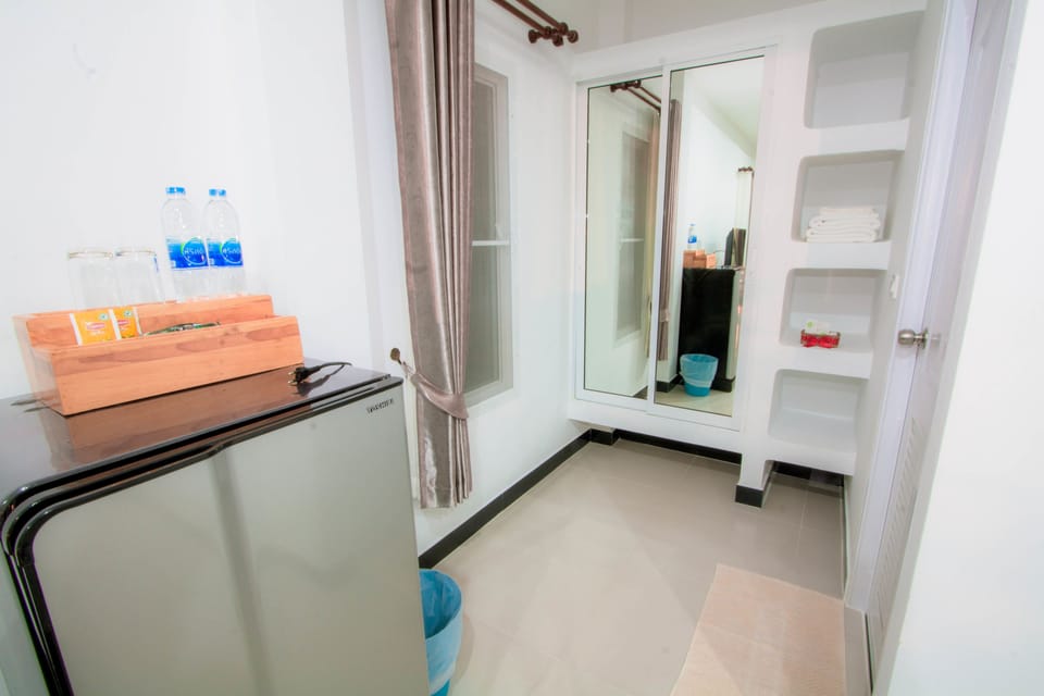 Superior Bungalow, 1 Bedroom | In-room safe, rollaway beds, free WiFi, bed sheets