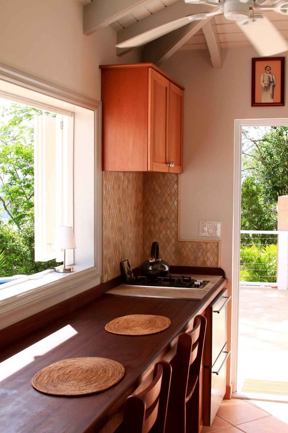 Eat-in kitchen