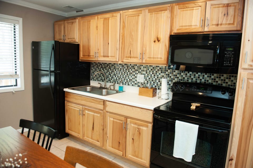 Fully stocked kitchen, ready for you to cook all those meals!