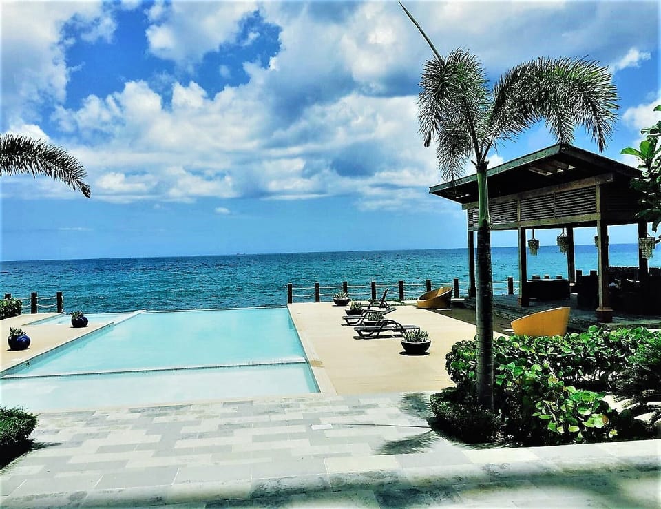 Infinity pool