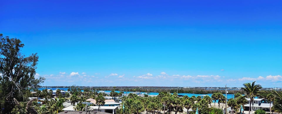 Lemon Bay behind The Beach House