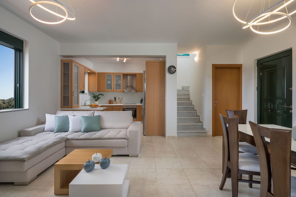 Modern decorated, offers all comforts to the guests !
