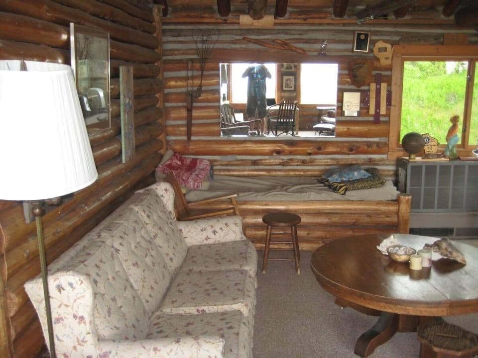 The living area is great for relaxing with 36" cable LCD TV or surfing the net. 