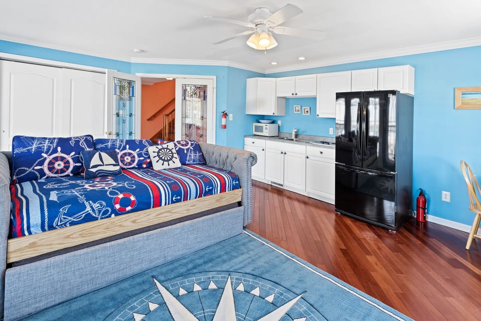❤️ Enjoy not only one but two great Kitchens and Living Rooms! 2Twin double beds