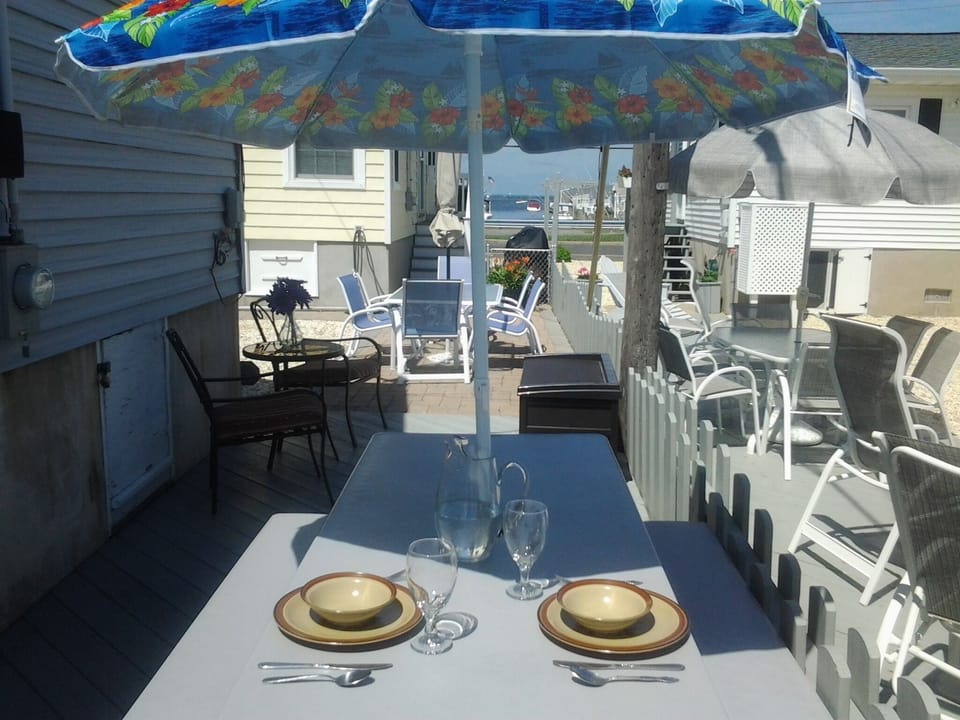 Back Deck has Gas Bar-B-Q Grill, Outdoor Speakers, Picnic Table (Sits 8), etc.