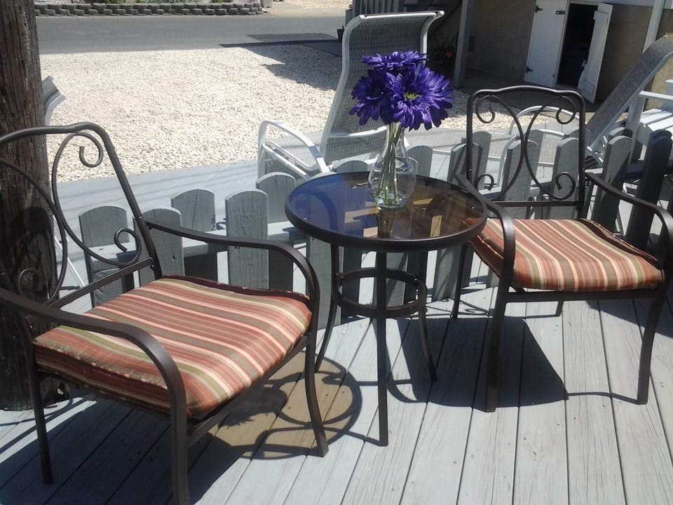 Back Deck also has Coffee Bistro (Sits 2), Storage Bin w/ Beach Chairs, Umbrella