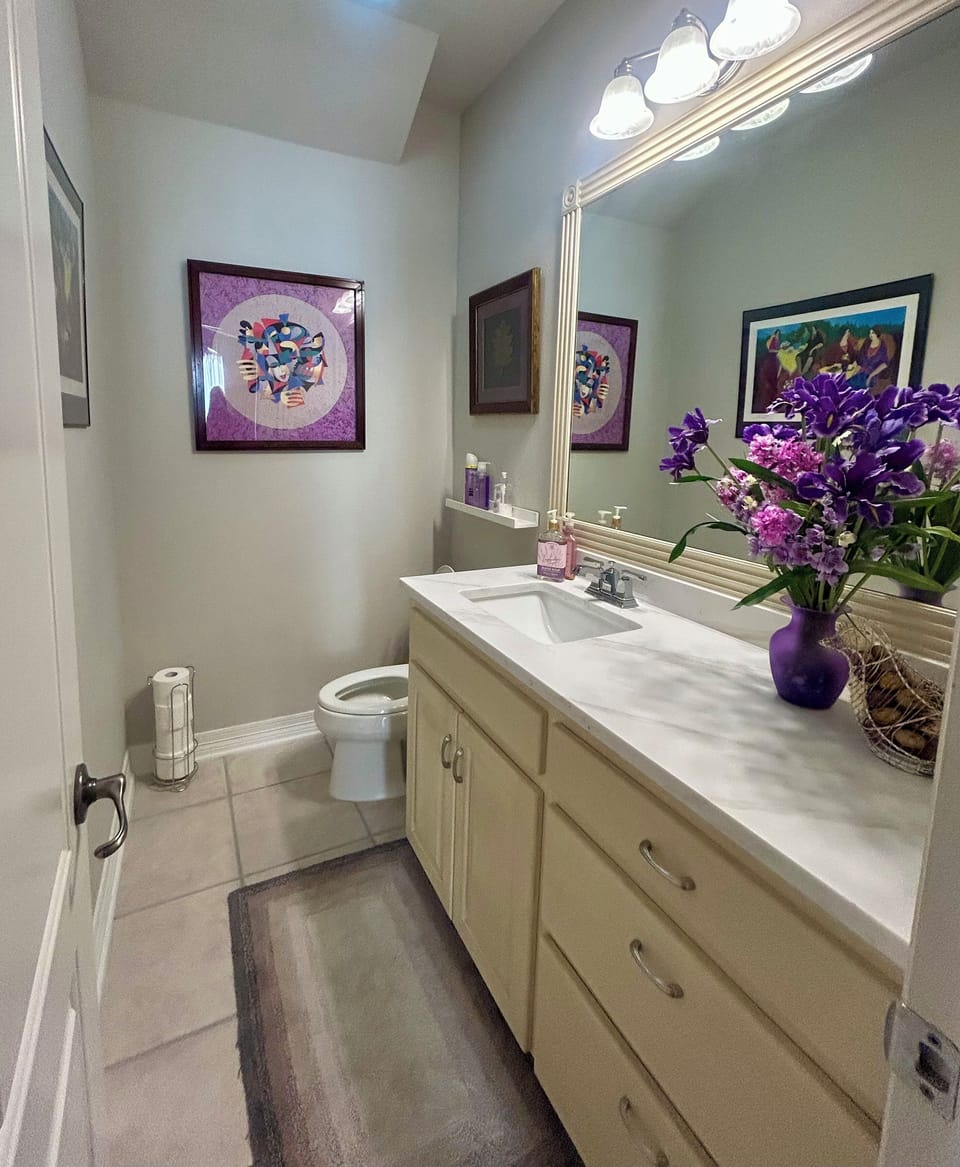 mainfloor two piece bath