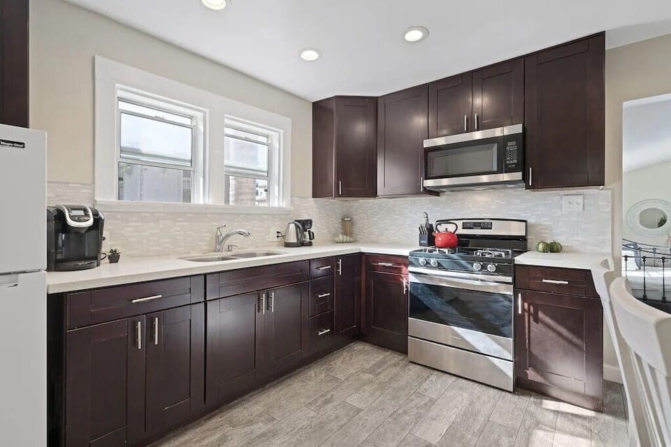 Full kitchen and dining table