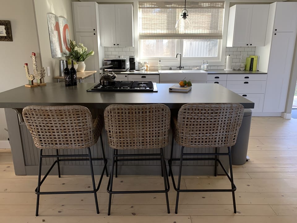 Comfy stools for eating, working, entertaining. VineyardVista Healdsburg