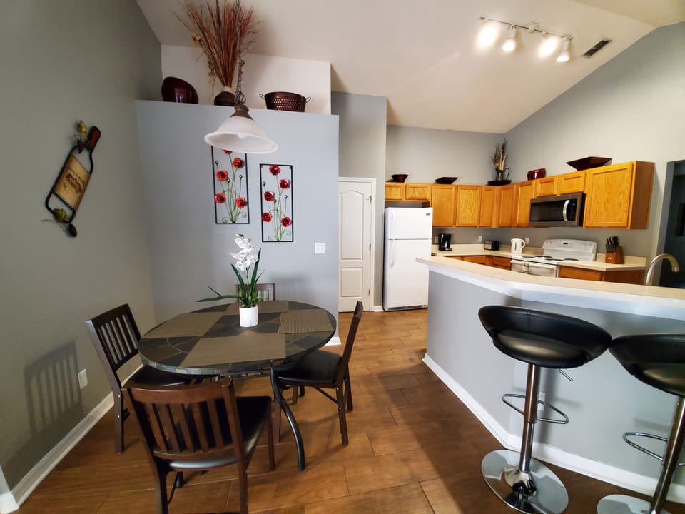 Kitchen dinette and kitchen