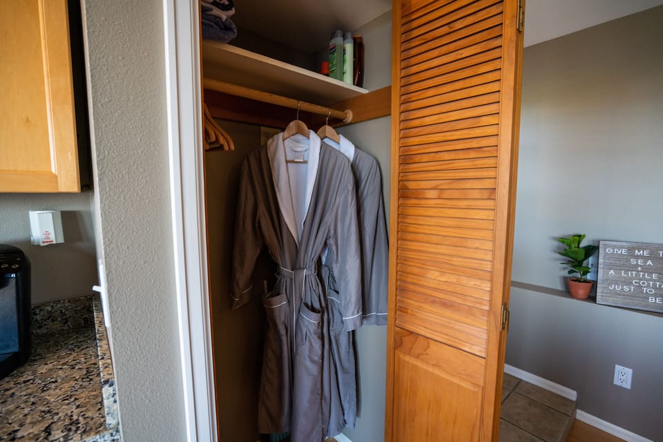 Robes and Hot Tub towels provided. 