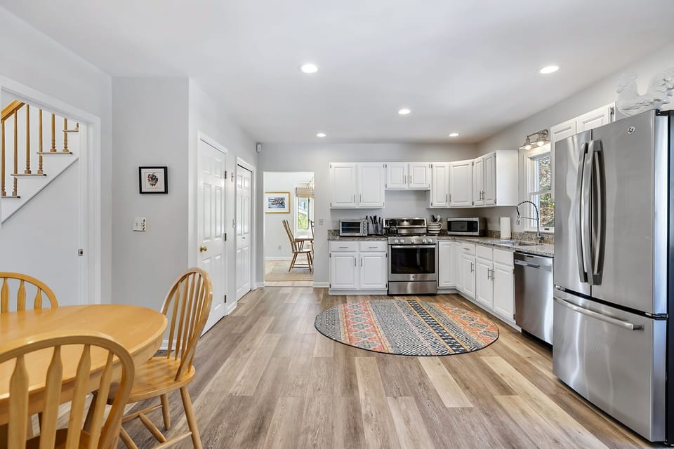 Large fully equipped eat in kitchen