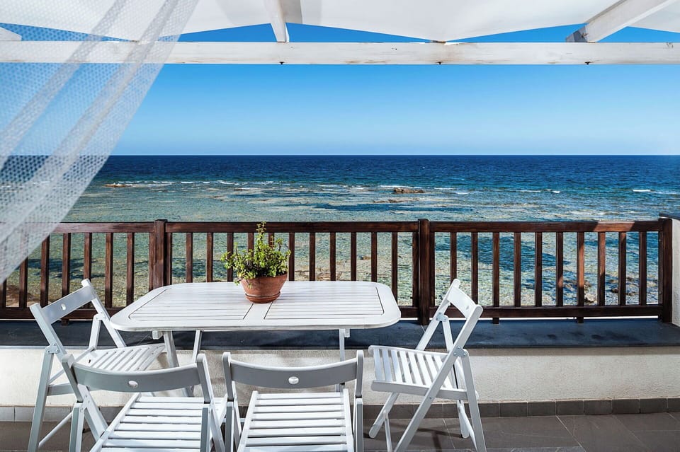 Stunning appartment on the beach with amazing sea view
