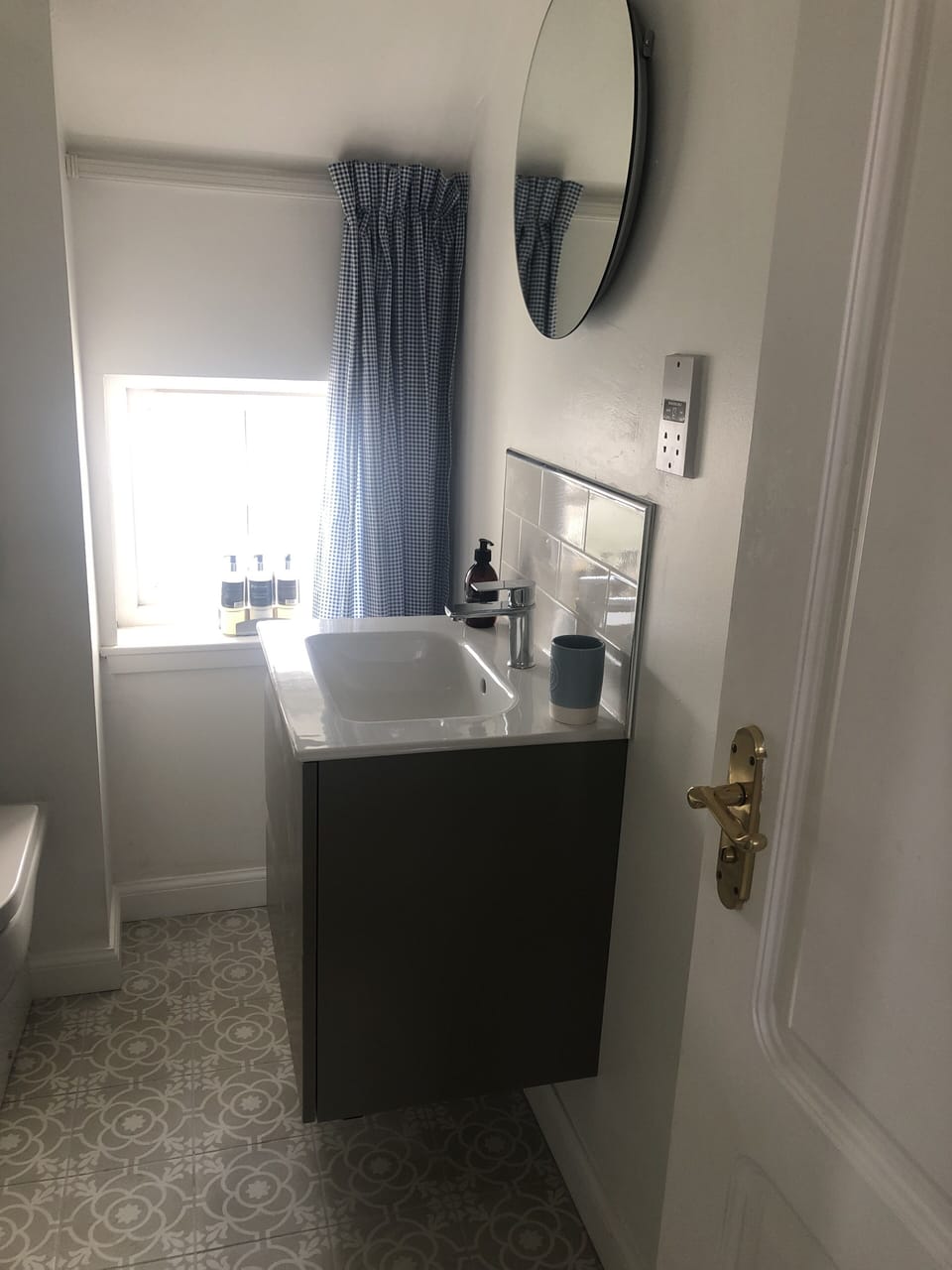 Ensuite shower room.