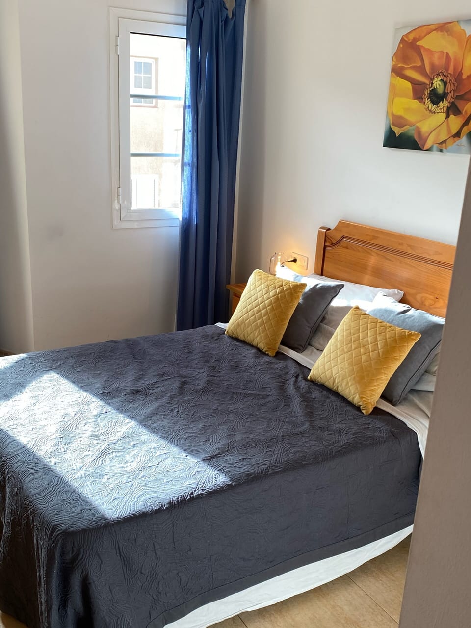 Double bedroom with terrace