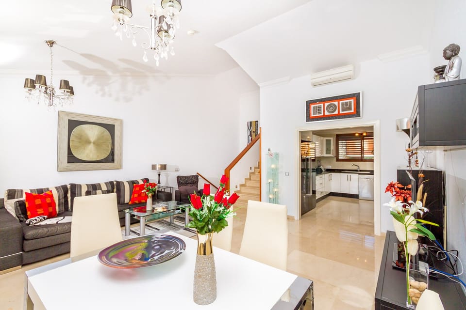 Bright, spacious and totally renovated to a very high spec. 