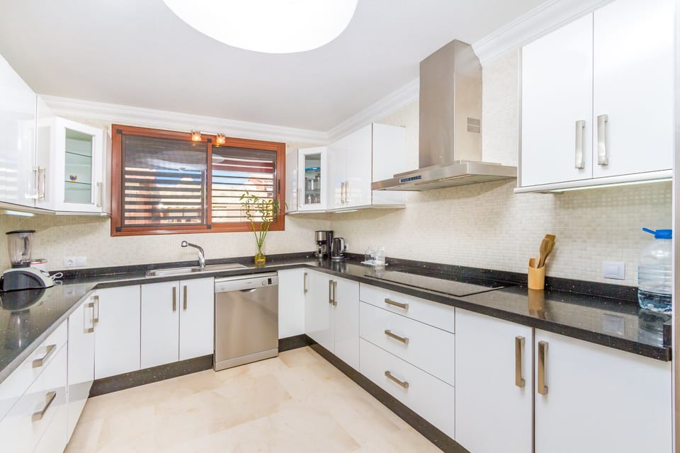 Fully equipped kitchen with dishwasher, washing machine,waffle maker, coffee etc