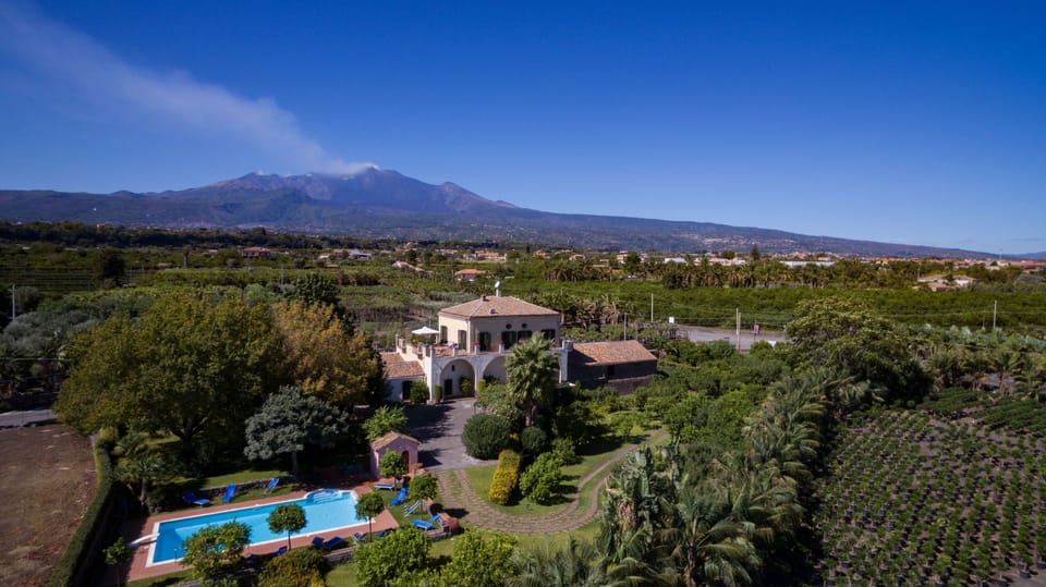 Enjoy your Sicilian aristocratic Villa, available only to you and your dear ones