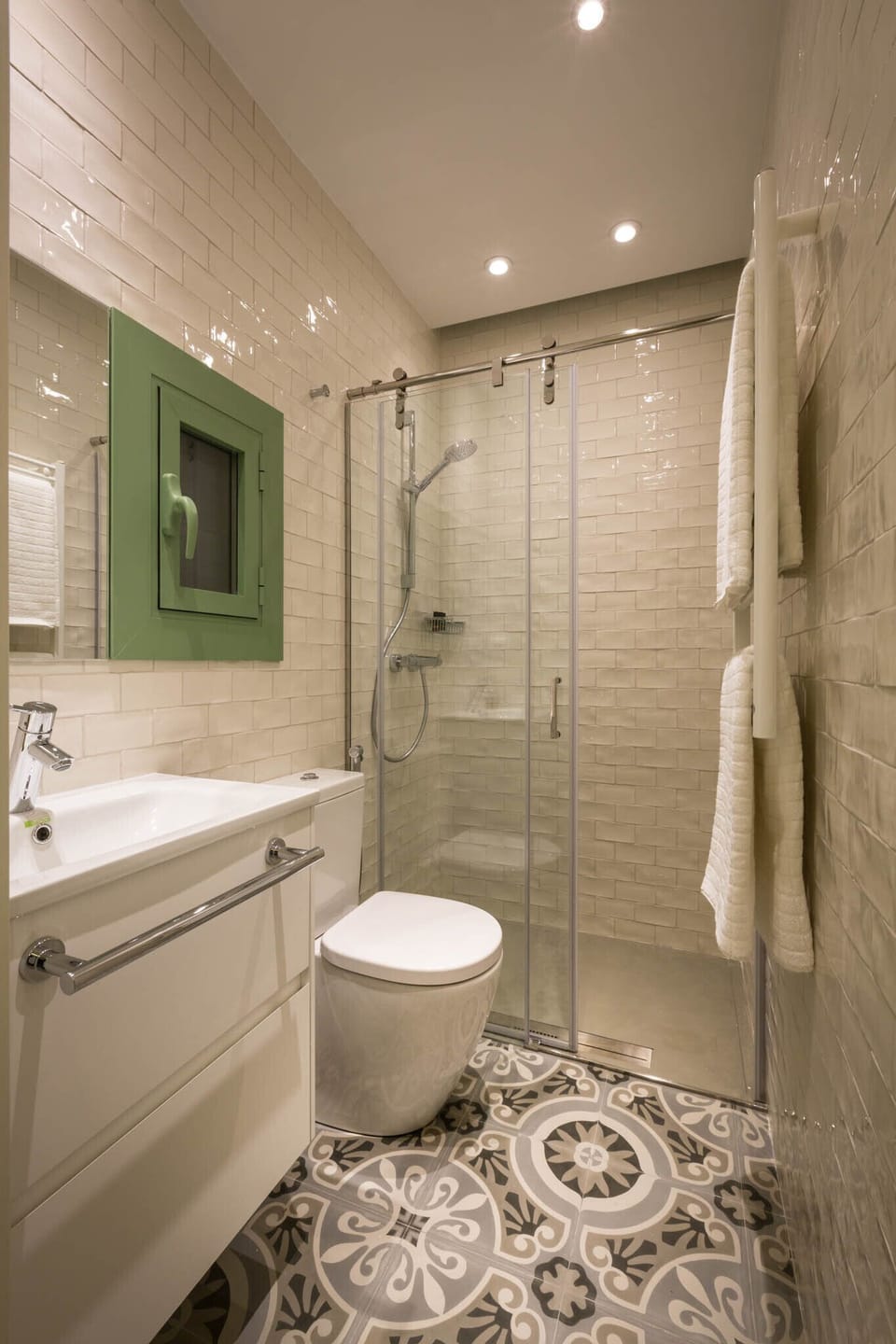 The bathroom is not maybe very big but elegant, complete and well equipped.
