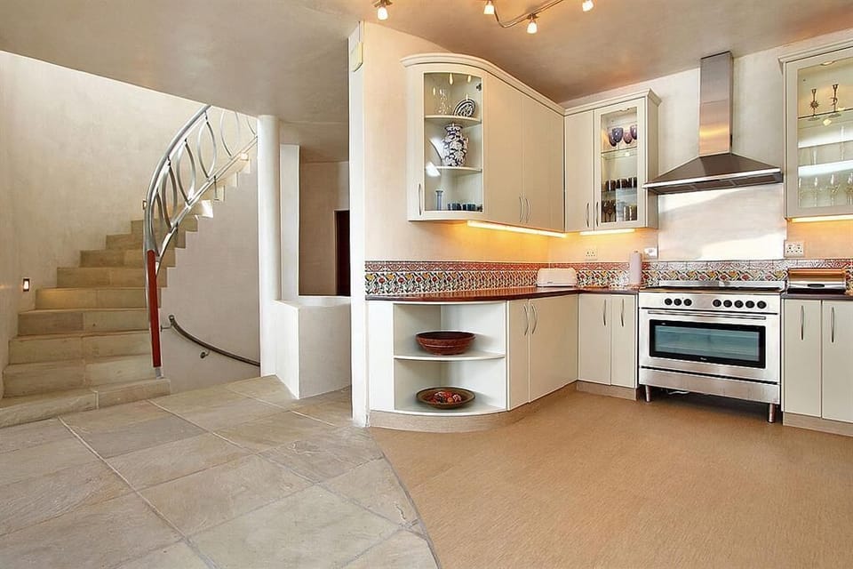 Another view of the kitchen