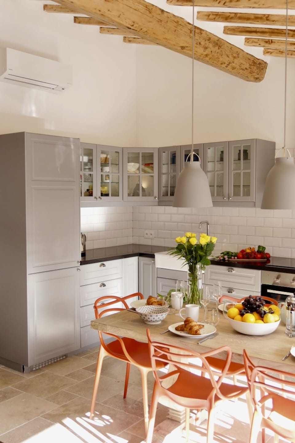 Fully equipped open plan kitchen