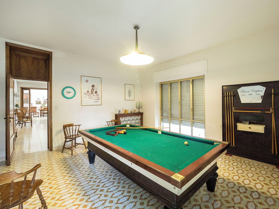Billiard room