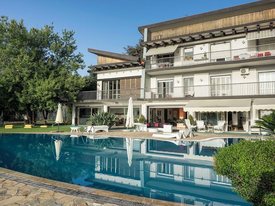 Building Exterior, Pool