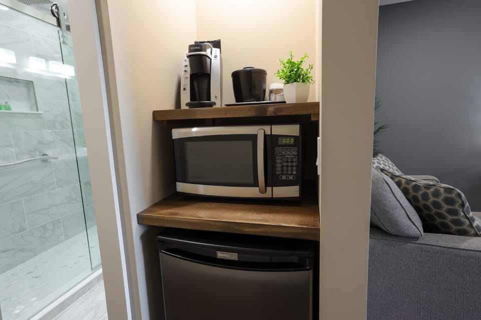 Deluxe King - Main Hotel with Balcony/Patio | Premium bedding, individually decorated, individually furnished, desk
