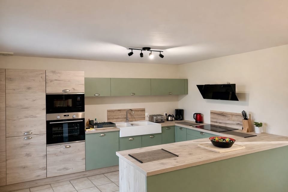 Brand new (2026) fully fitted kitchen.