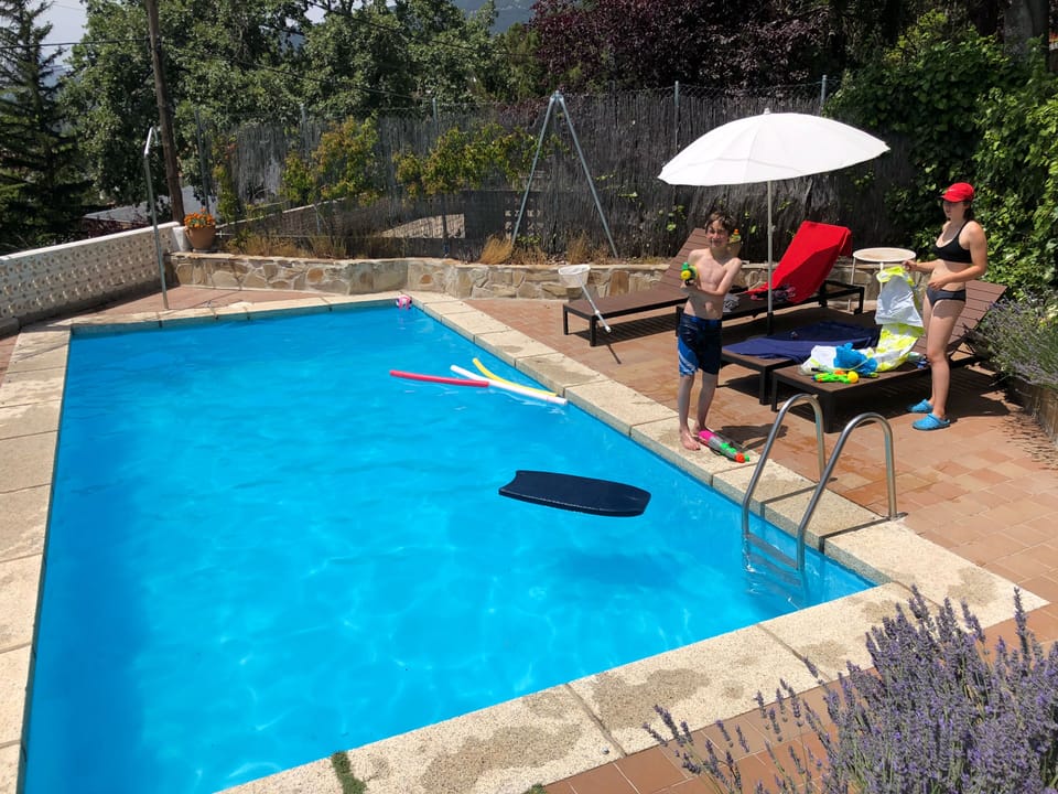  Pool: 4 m x 8 m