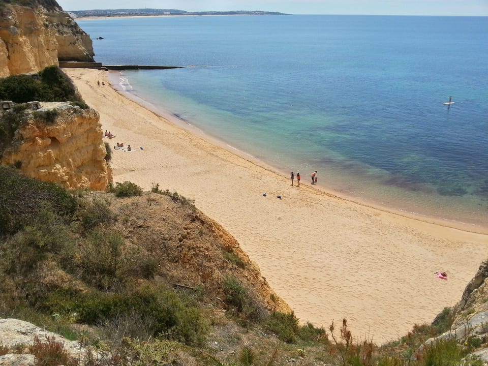 Praia dos tremoços a 600 metros.