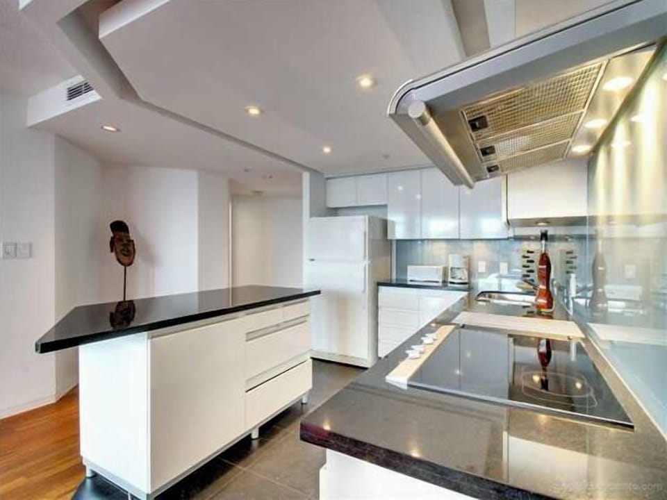 Kitchen with the Island
