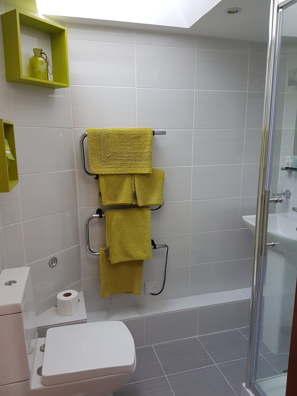En-suite for the green room