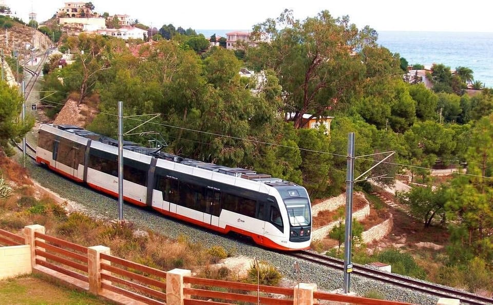 Tram Alicante-Benidorm stop near the villa No noise pollution  