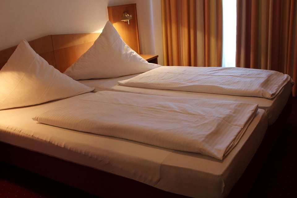 Comfort Single Room (Breakfast Excluded) | Select Comfort beds, minibar, in-room safe, individually decorated