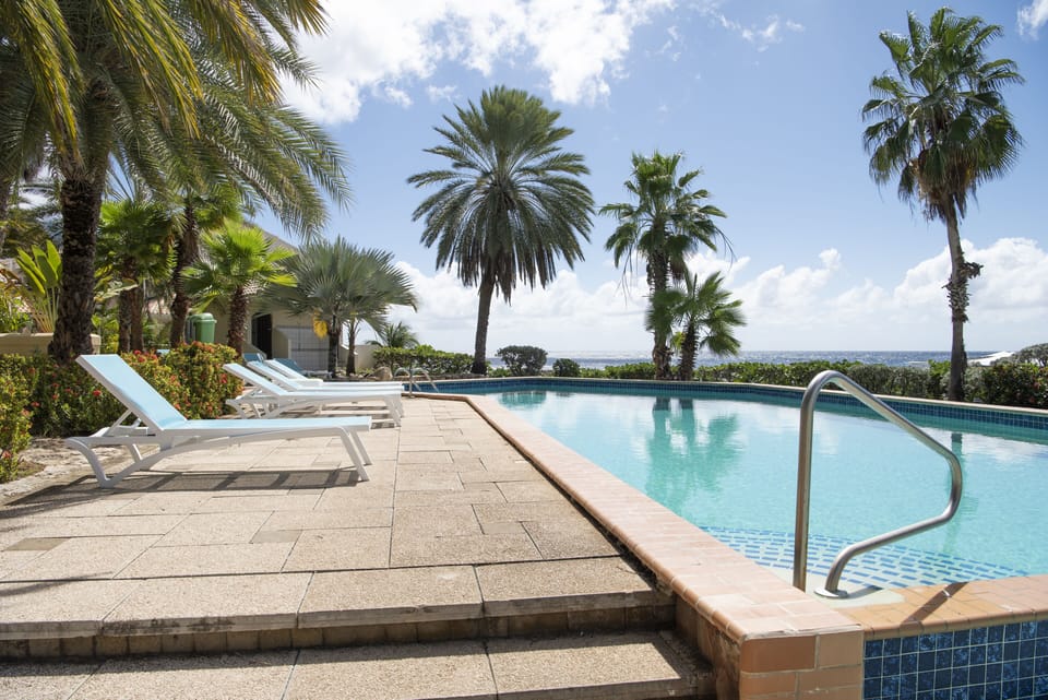 resort swimming pool