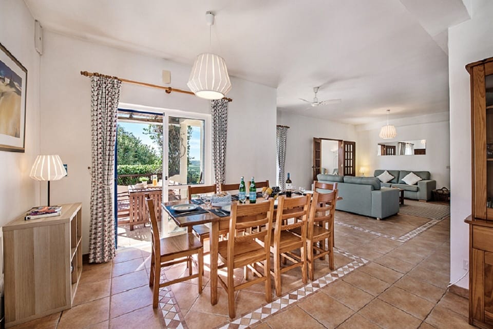 Dining area and lounge