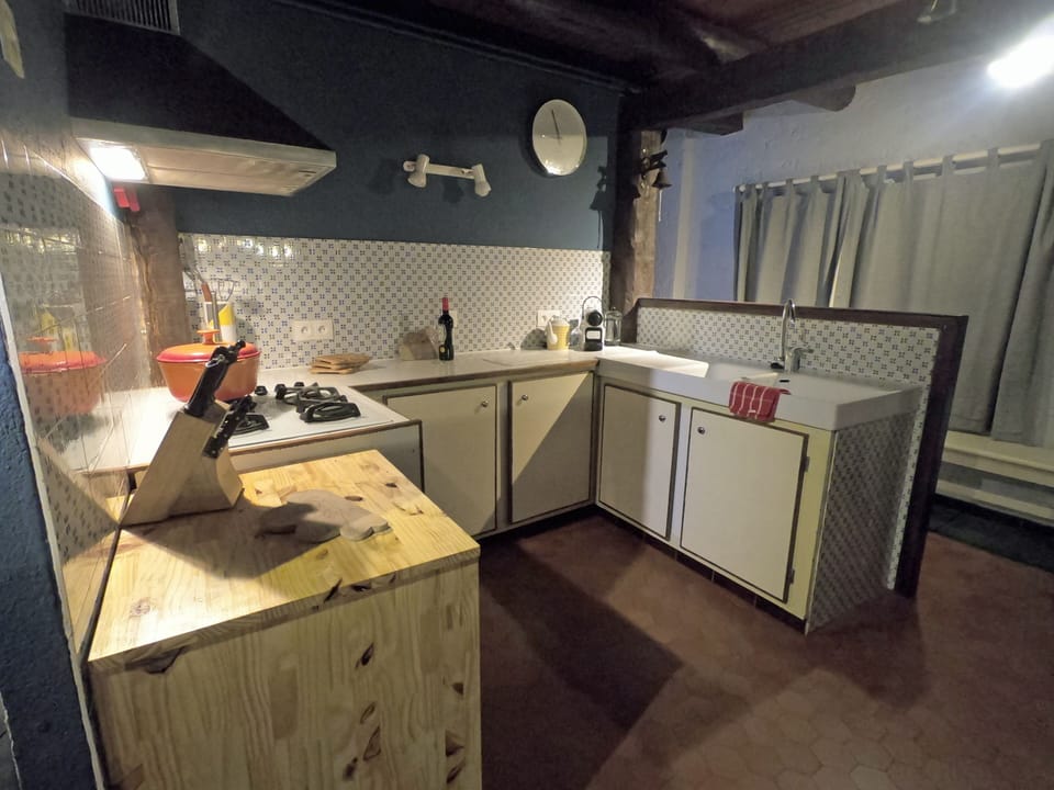 Prepare your favourite meals in the spacious, fully equipped kitchen.