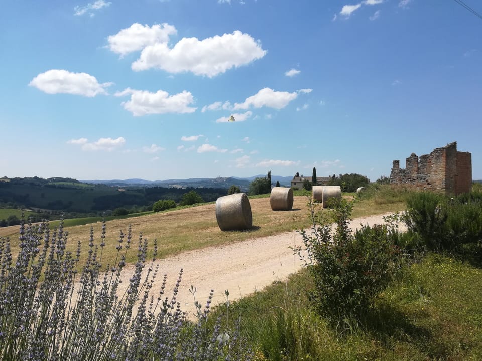 "Torre del Pettirosso" - Stunning Villa Overlooking Todi with a Private Pool Villa in Umbria